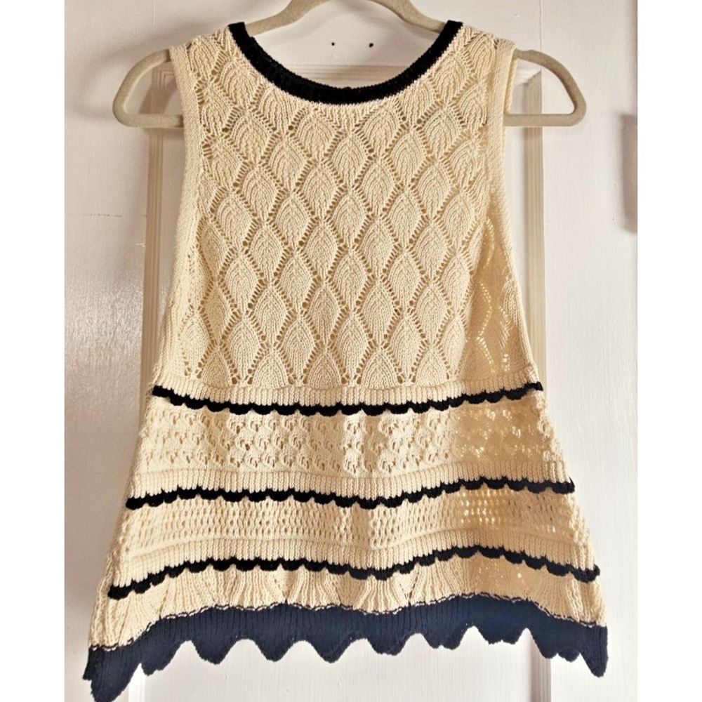 NWT VIGOSS sleeveless crochet knit layered hems sweater new natural womans L